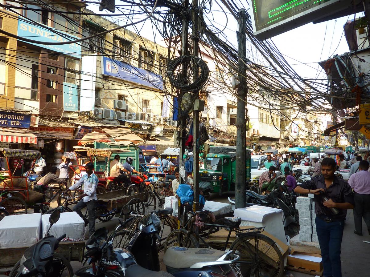 德裏，印度，市區電線